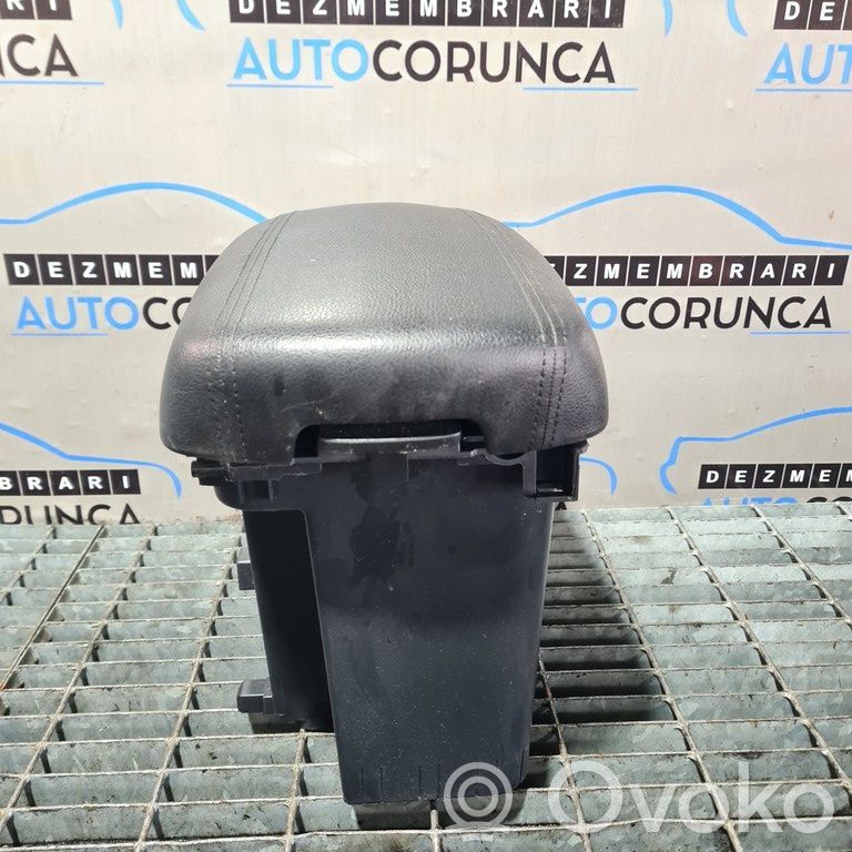 KIA Sportage Armrest 