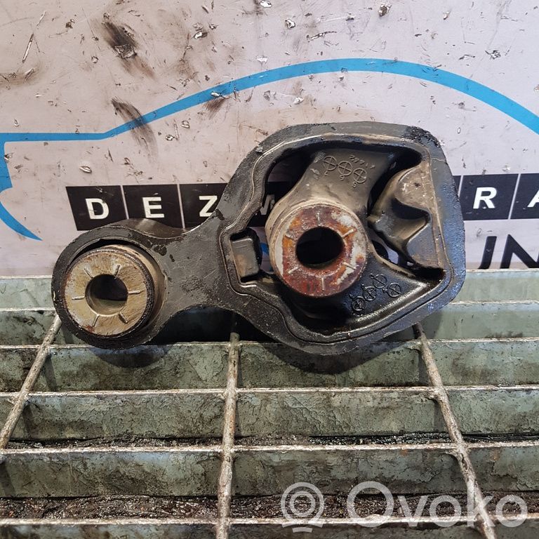 Engine mounting bracket   ANTIBALANS