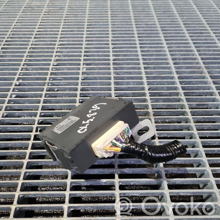 Sonstige Steuergeräte / Module   KD7767UU0