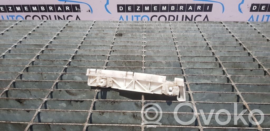 Rear bumper mounting bracket