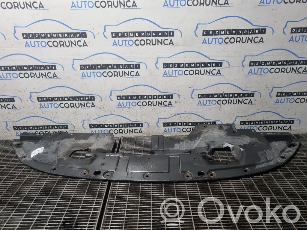 Front bumper lip   6400C425