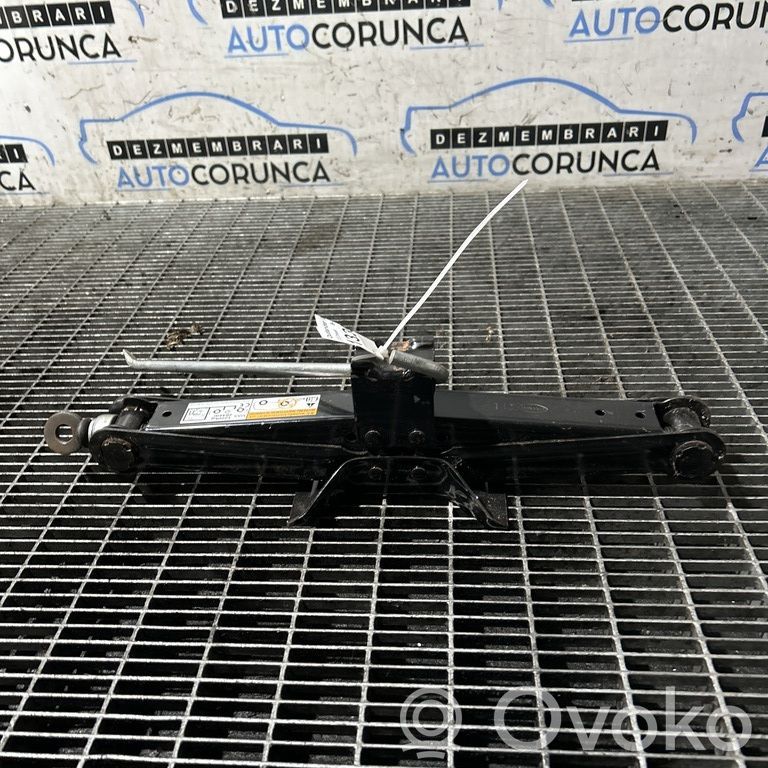 Mitsubishi Outlander Tunkki 