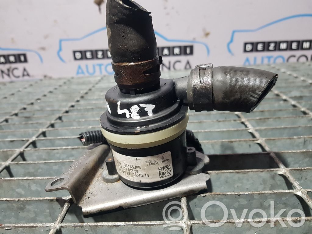 Opel Antara Pompă apă 