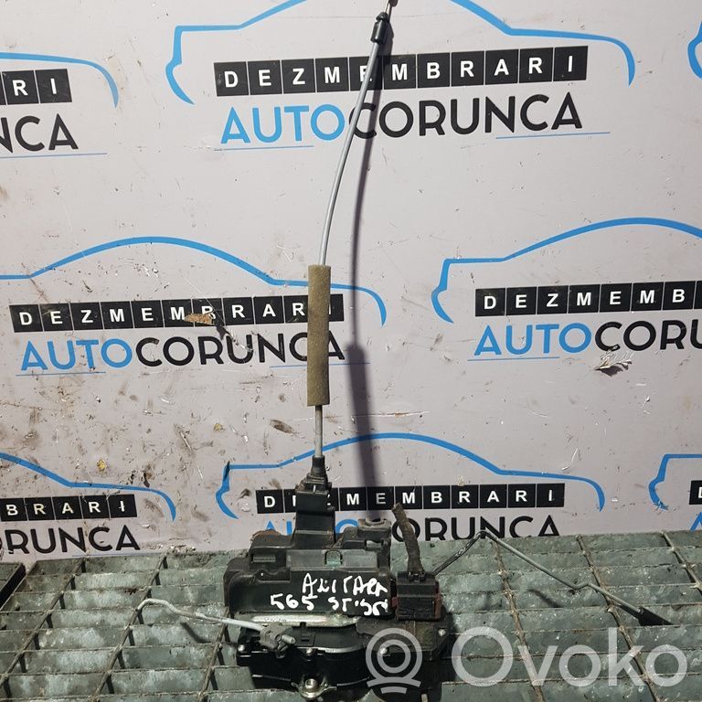 Cerradura de puerta trasera