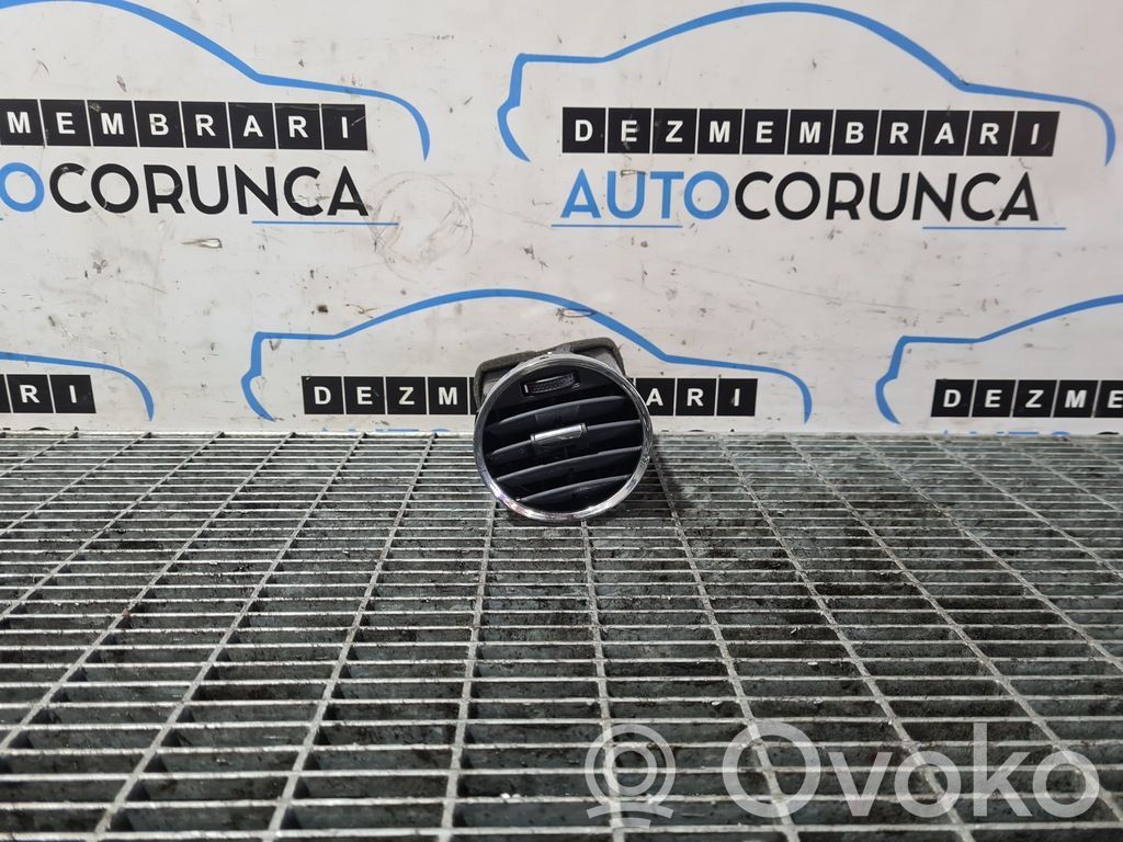 Lüftungsgitter im Dach