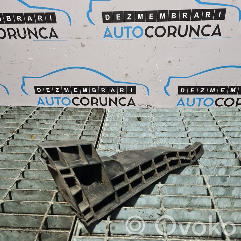 Soporte de montaje del parachoques trasero   DREAPTASPATE
