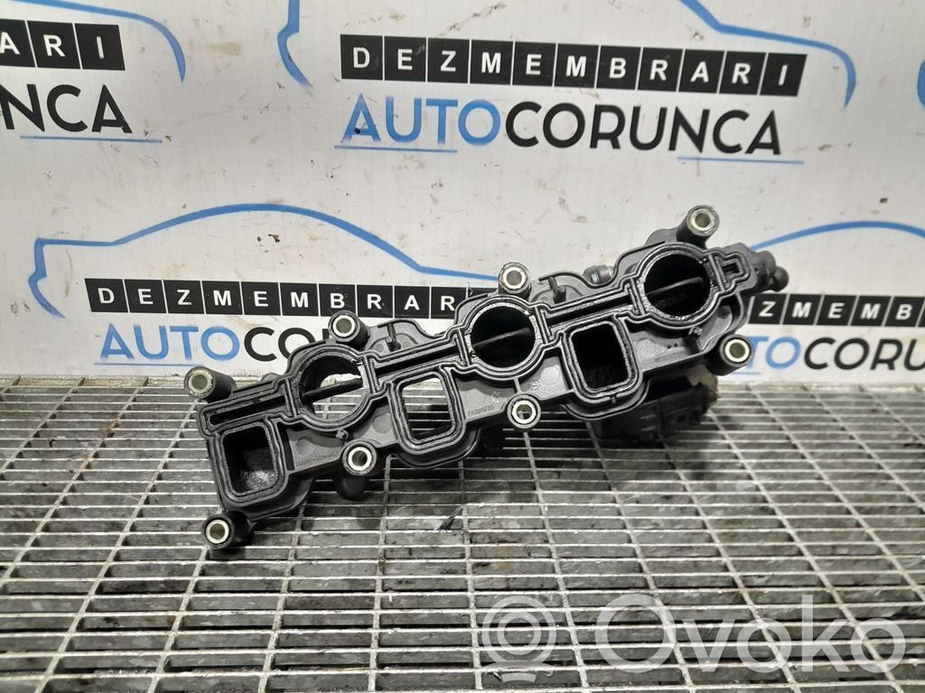Volkswagen Touareg II Colector de admisión 