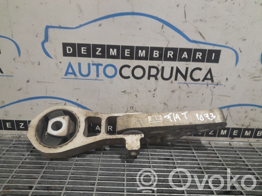 Fiat 500X Engine mounting bracket 