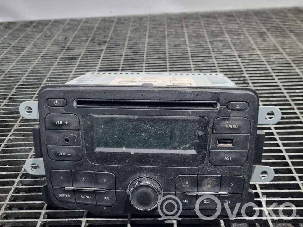 Dacia Logan II Radio / CD-Player / DVD-Player / Navigation 