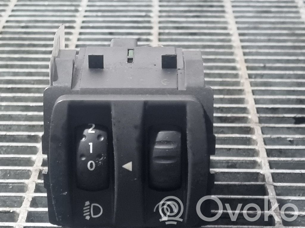 Renault Captur Passenger airbag on/off switch 