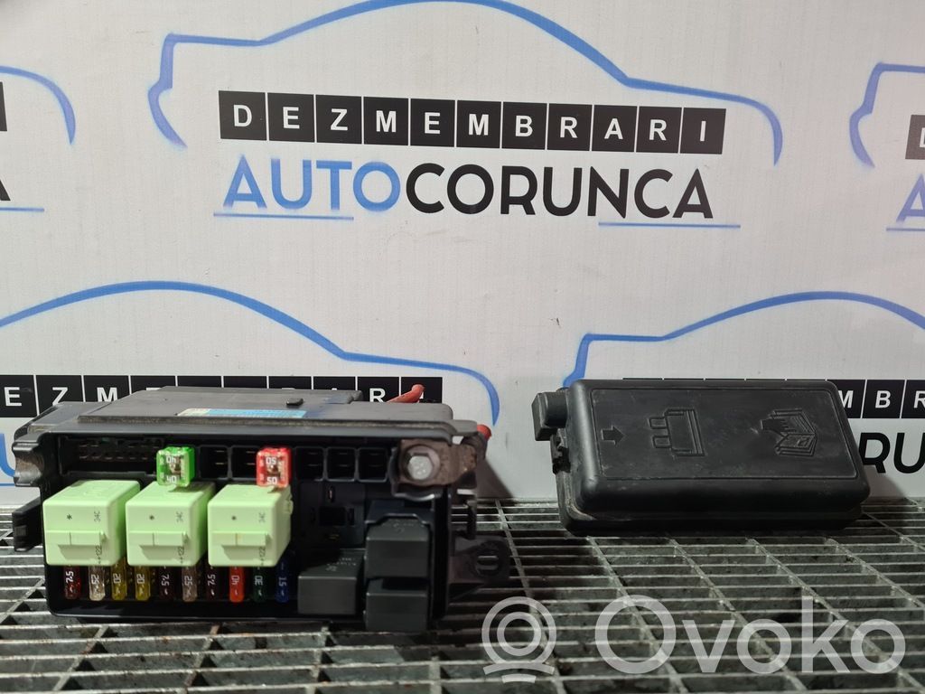 Mini Cooper Countryman R60 Saugiklių dėžė (komplektas) 