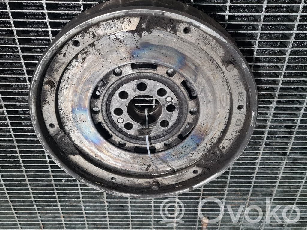 Land Rover Freelander Plaukiojantis dviejų masių smagratis 