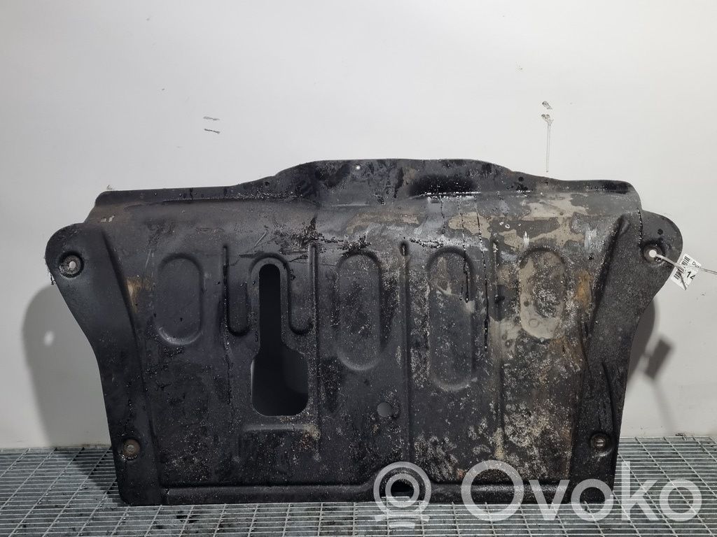 Dacia Duster Engine splash shield/under tray 