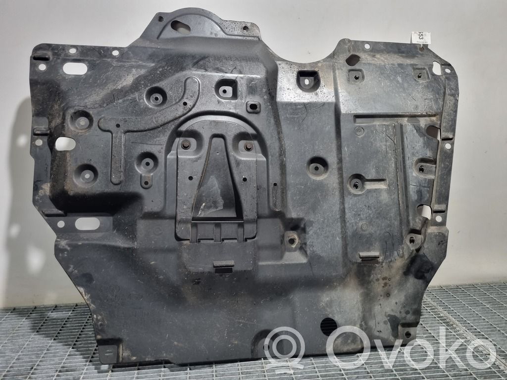 Cache de protection sous moteur
