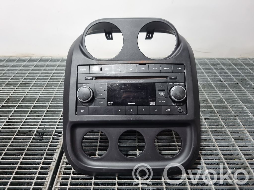 Jeep Compass Stacja multimedialna GPS / CD / DVD 