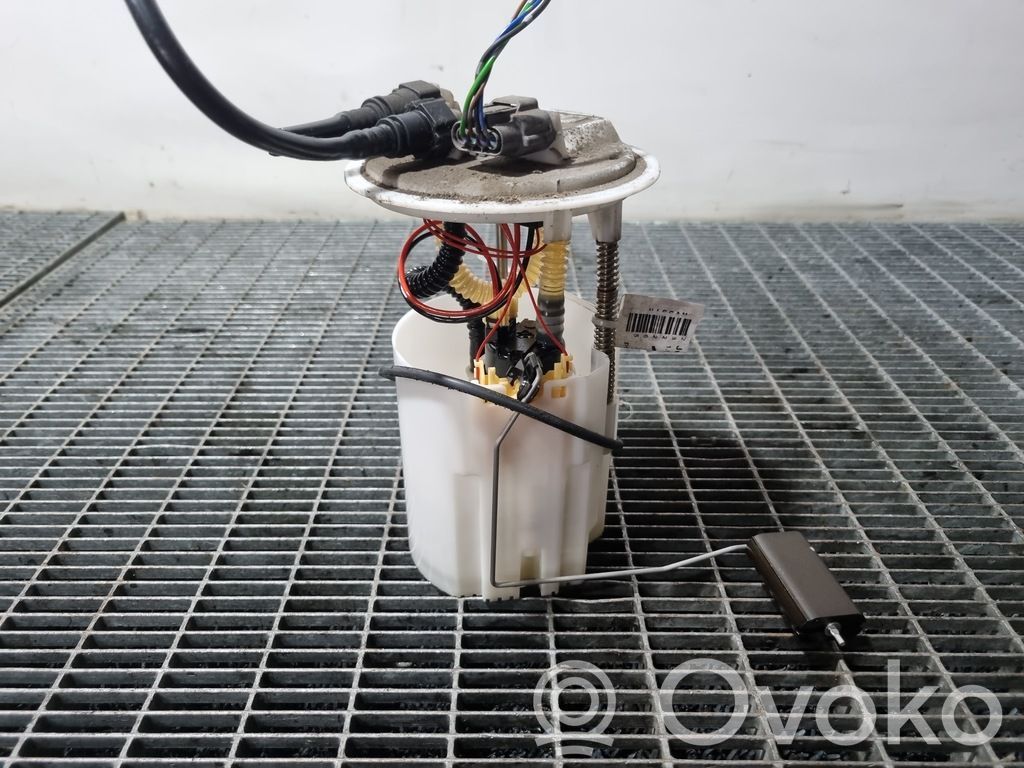 Nissan Juke I F15 Bomba interna de combustible