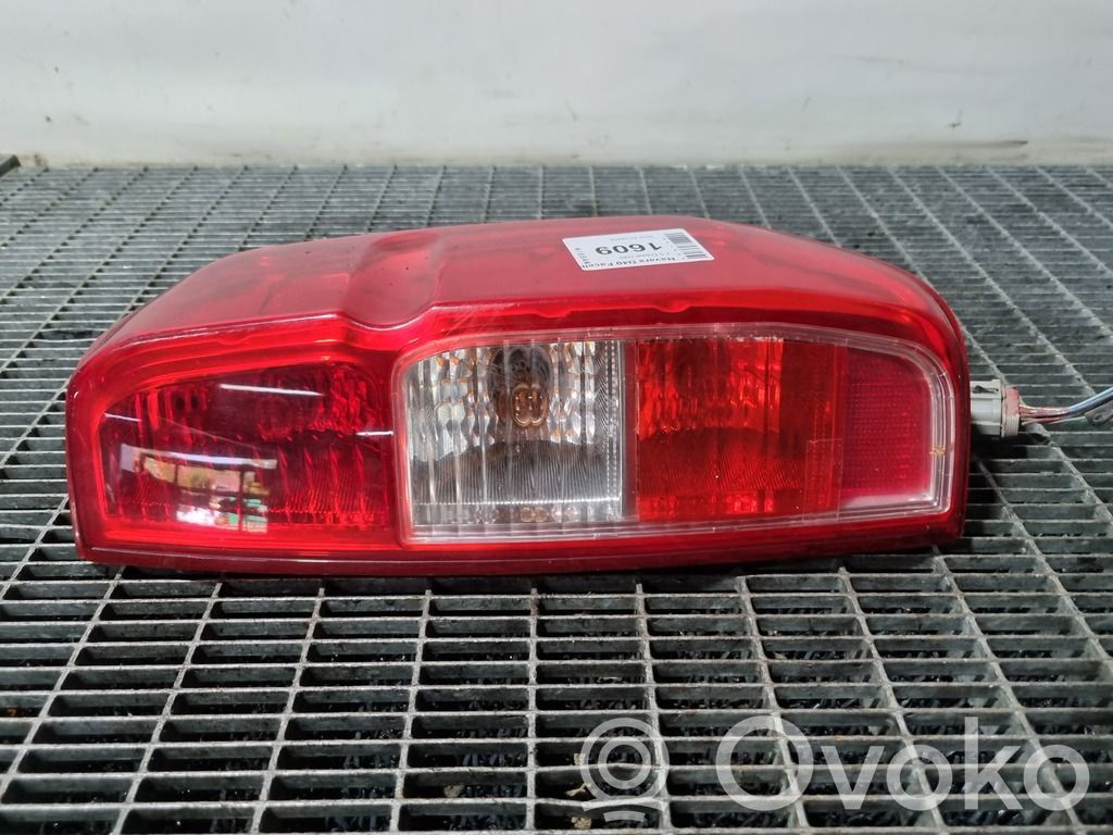 Nissan Navara D40 Luci posteriori