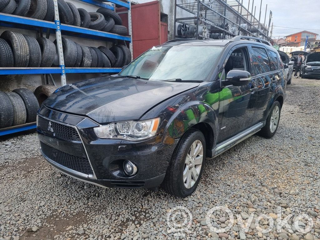 Mitsubishi Outlander priekšējo durvju stikls (četrdurvju mašīnai)