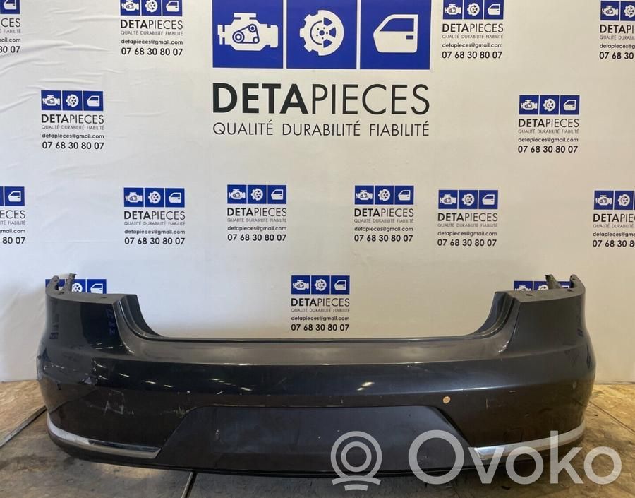 Volkswagen PASSAT B7 Parachoques 