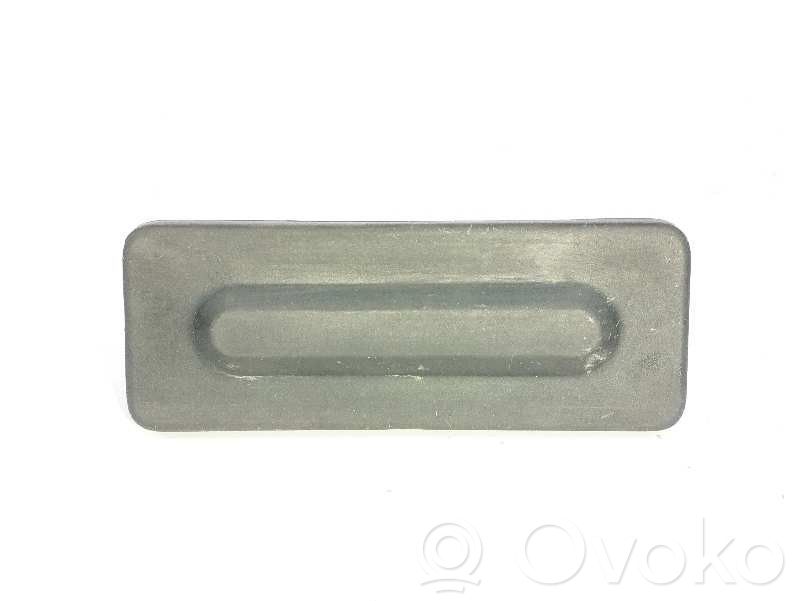 Manecilla externa puerta trasera   9820395580