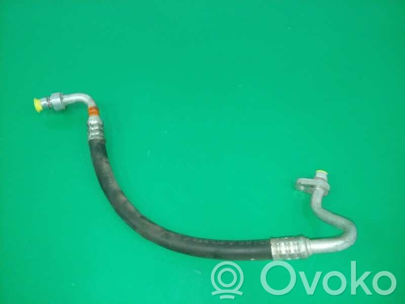 Ilmastointilaitteen putki (A/C)   924909U100