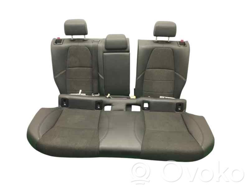 Aizmugurējais sēdeklis