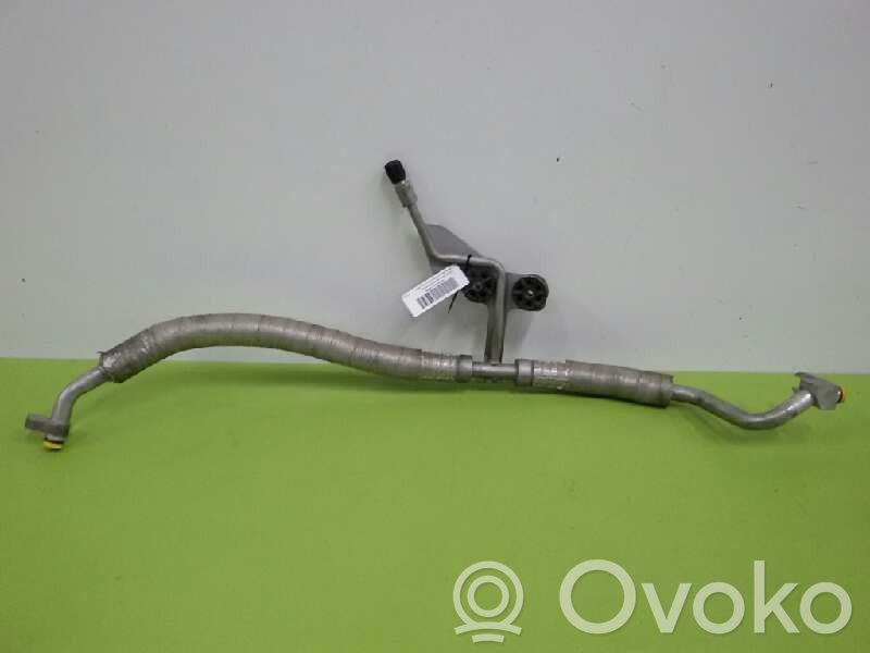BMW 5 E60 E61 Ilmastointilaitteen putki (A/C) 