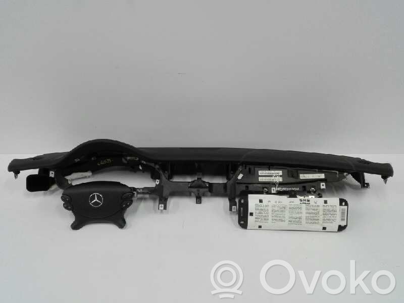 Mercedes-Benz CLS C219 Panel de instrumentos 