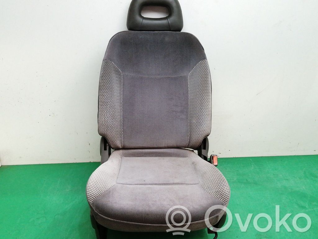 Asiento delantero del pasajero   OBSERVARFOTOS