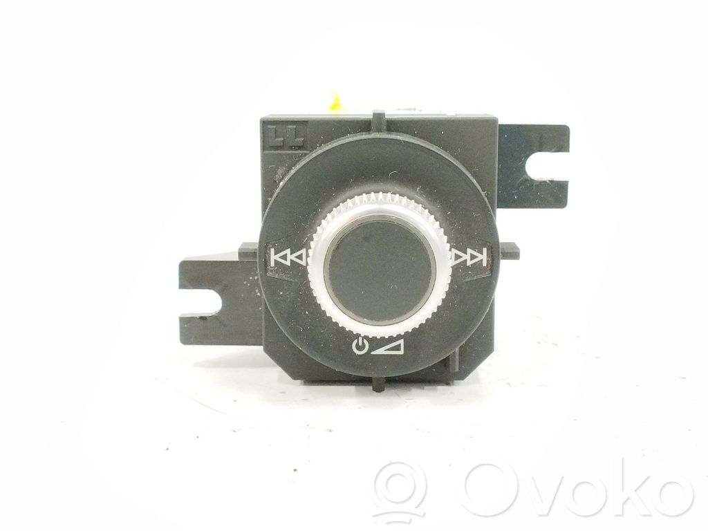 Multifunctional control switch/knob   81B919616A,CONTROLESRADIO