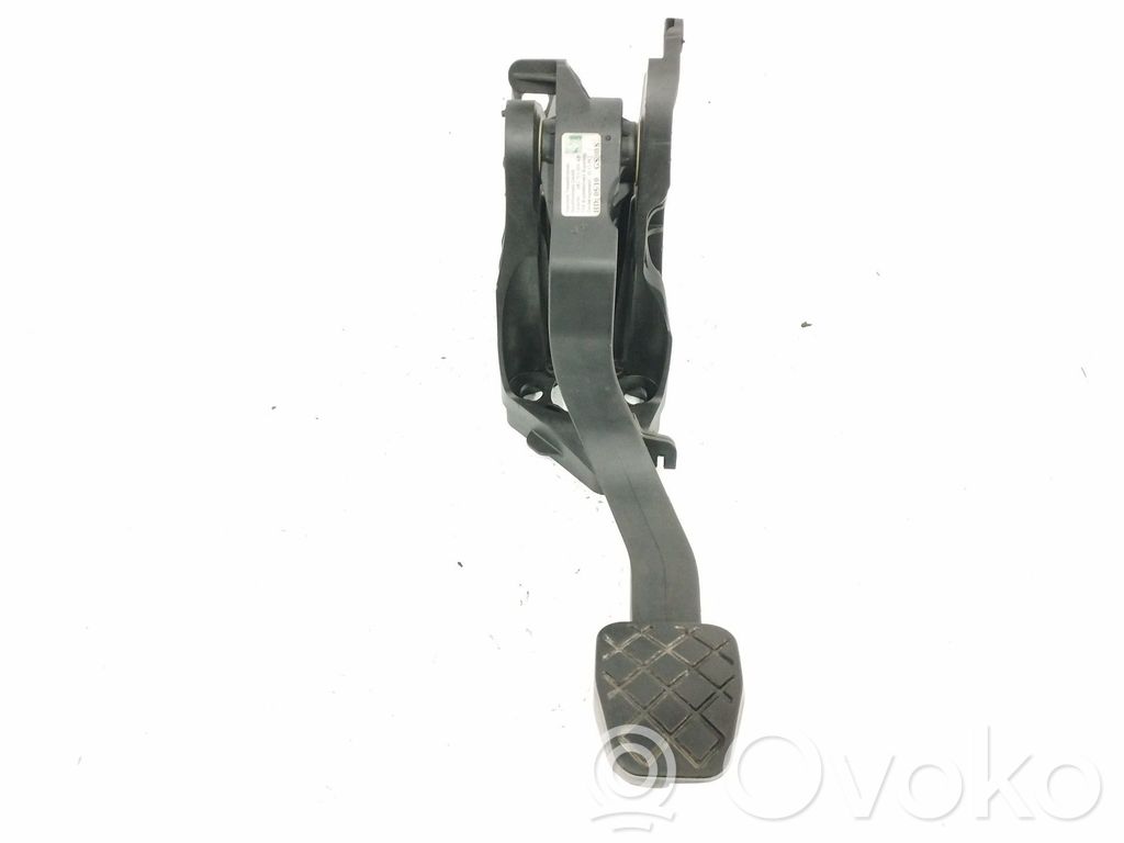 Pédale d'embrayage   6R1721059AB