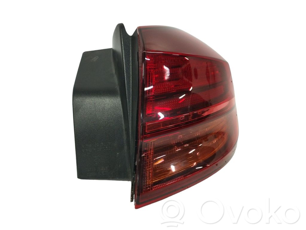 KIA Ceed Galinis žibintas kėbule 