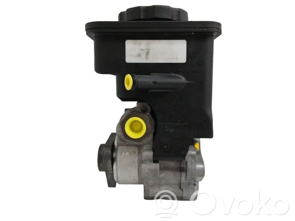 Ohjaustehostimen pumppu   32413450766