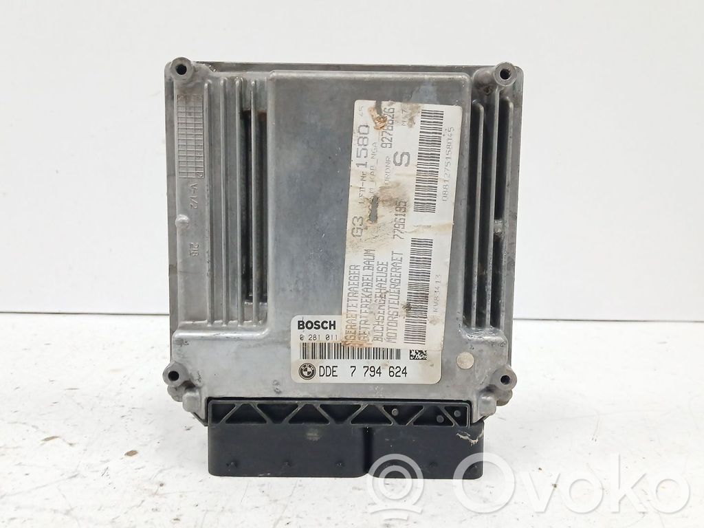 Dzinēja vadības bloks   7794624