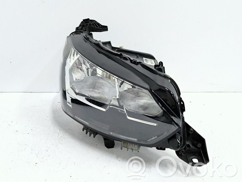 Peugeot 208 II Faro/fanale