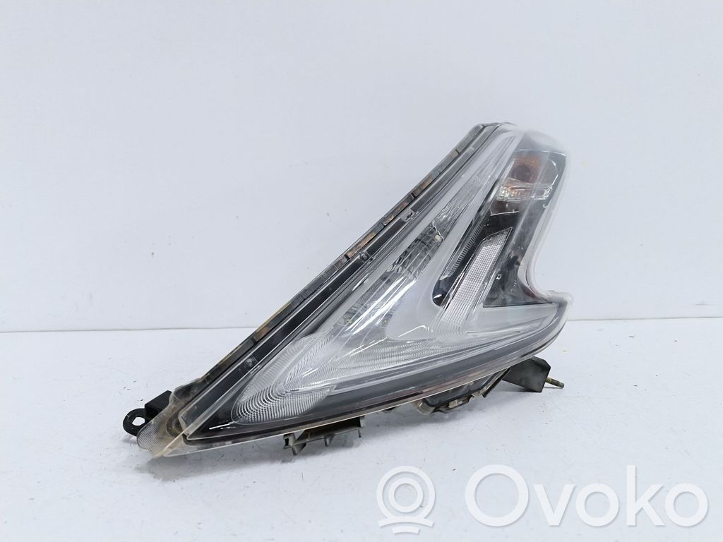 Nissan Juke I F15 Lampa przednia 