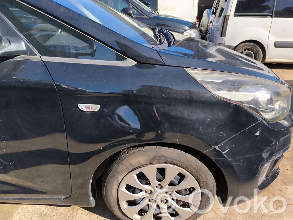 KIA Carens III Aripă 