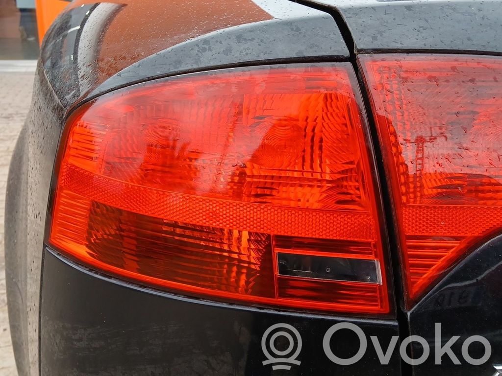 Audi A4 S4 B6 8E 8H Lampă spate în caroserie 