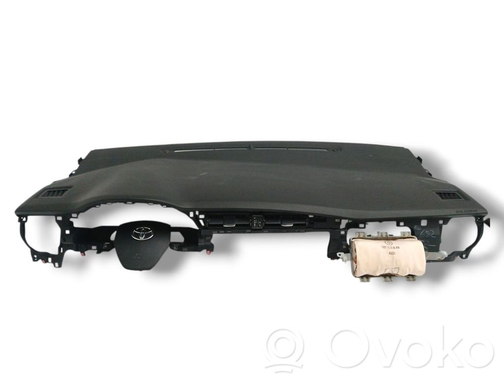 Toyota Auris E180 Panelė 