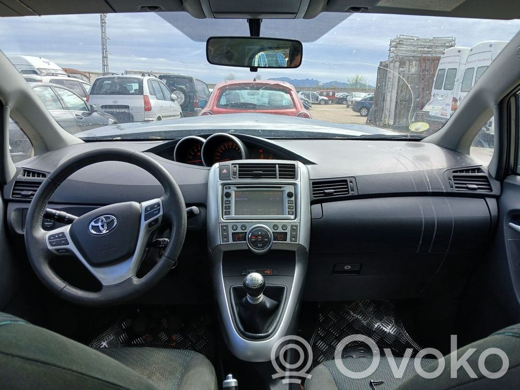 Toyota Verso Deska rozdzielcza 