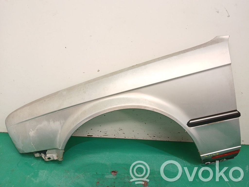 BMW 3 E30 Sparnas 