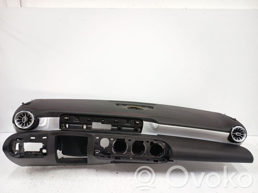 Deska rozdzielcza   YFAI3307929,A1776806302,A17768063023