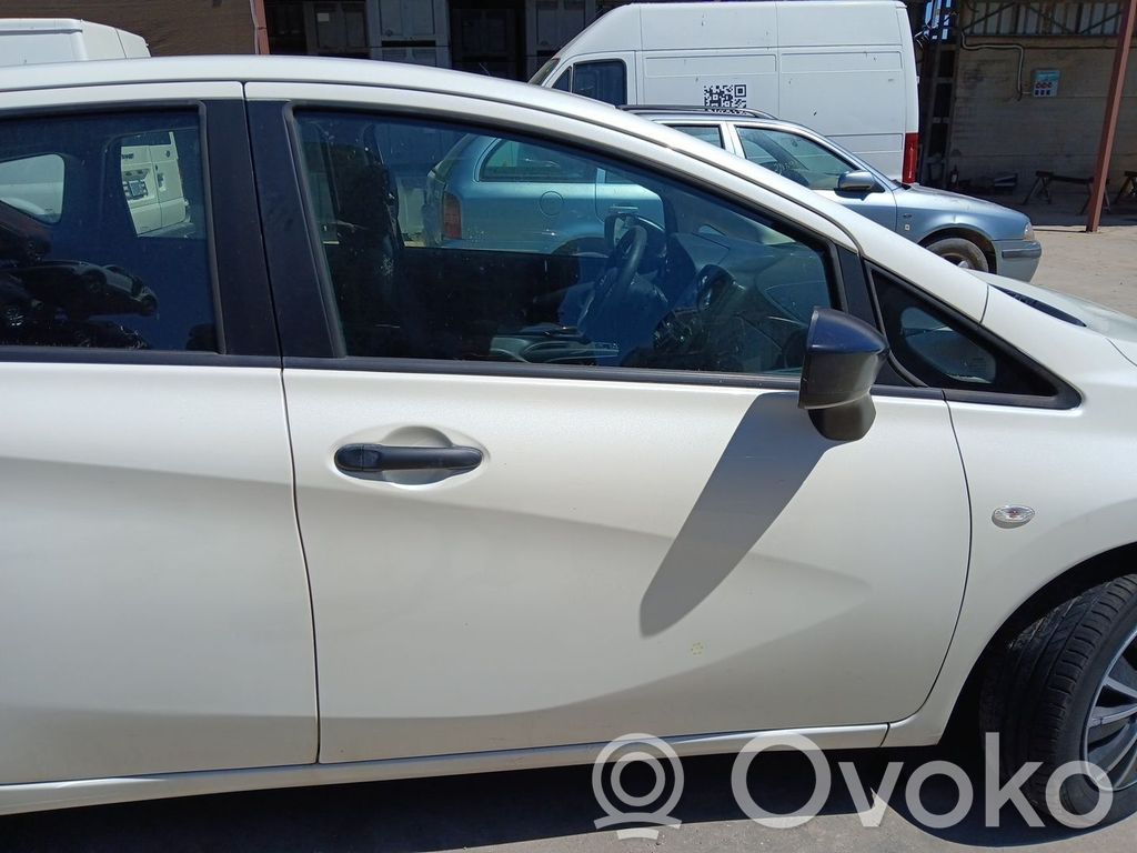 Nissan Note (E12) Priekinės durys 