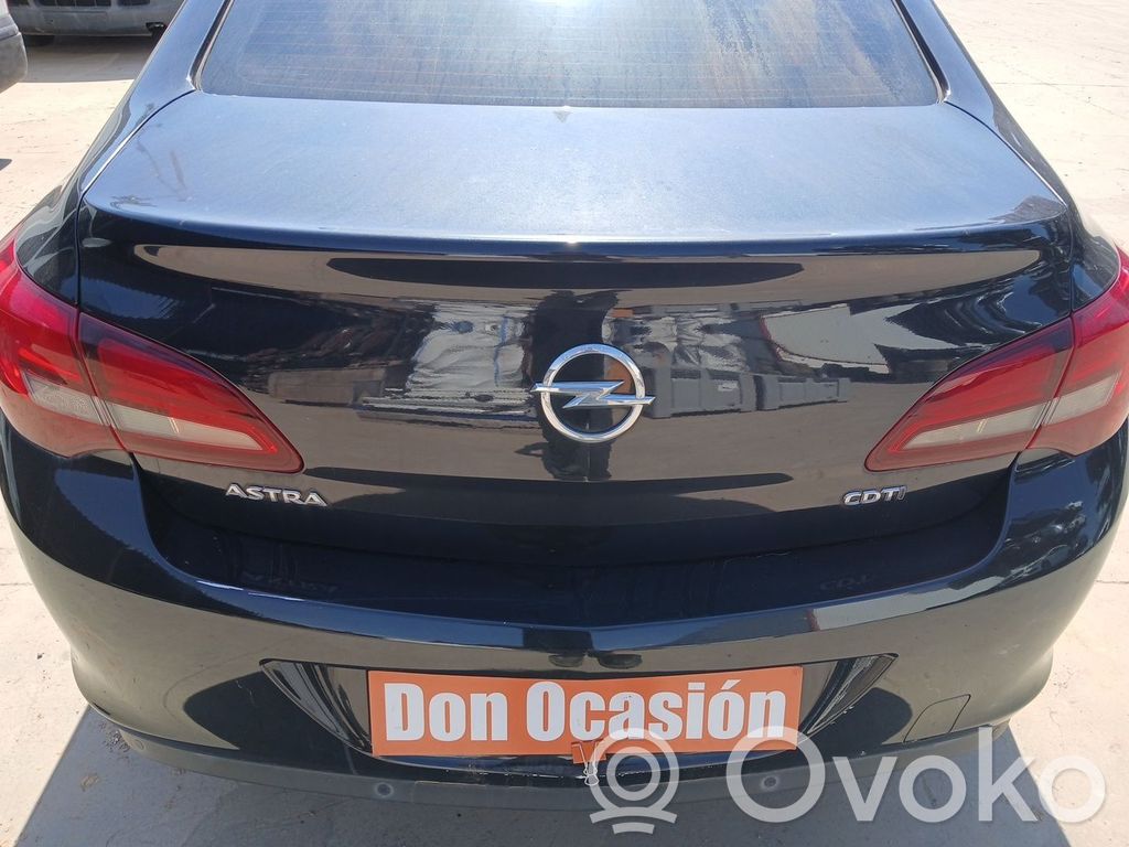 Opel Astra J Couvercle de coffre