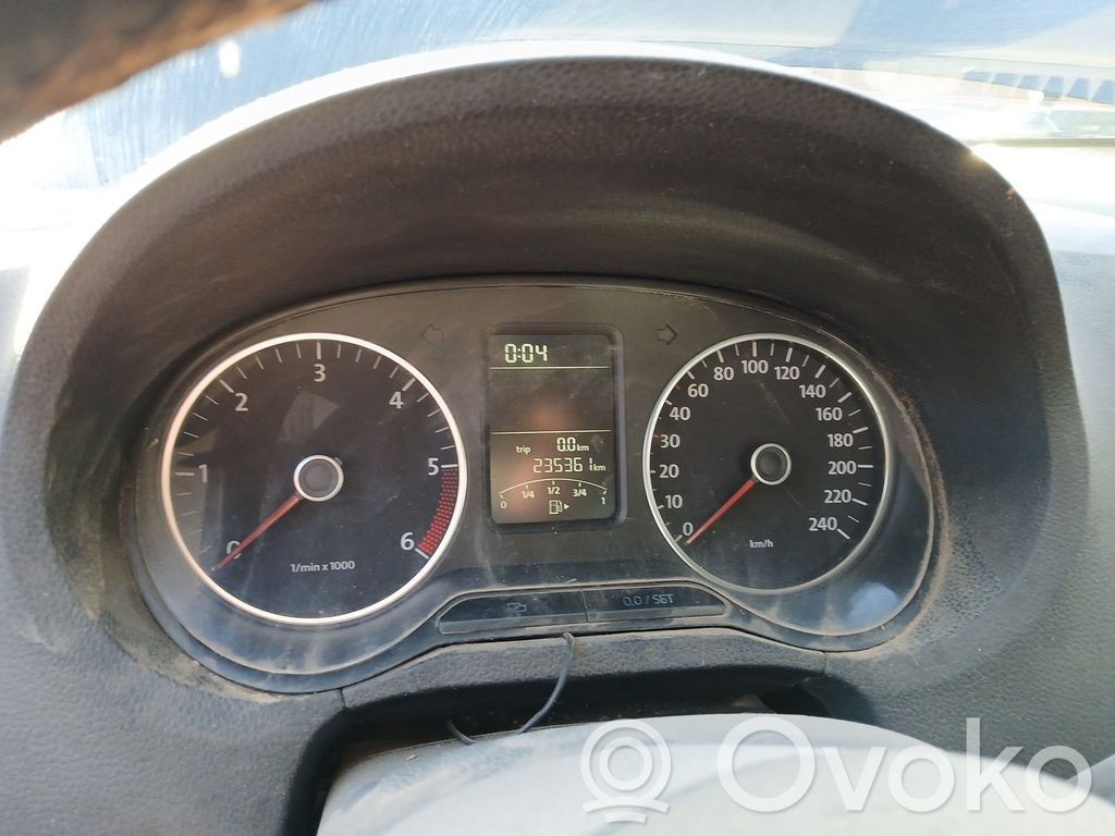 Volkswagen Polo V 6R Vitezometru (grup de instrumente) 