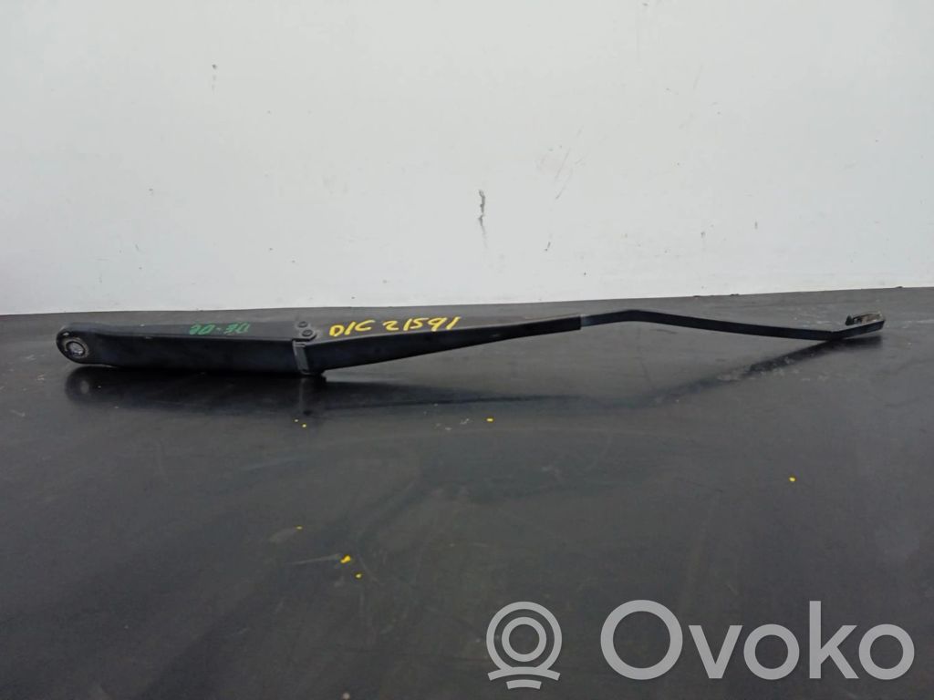 Fiat Punto (188) Front wiper blade arm 