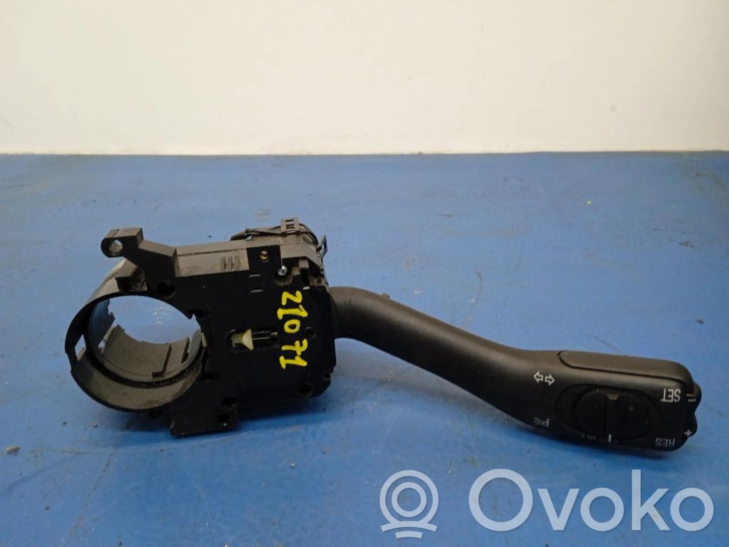 Volkswagen PASSAT Interruptor/palanca de limpiador de luz de giro 