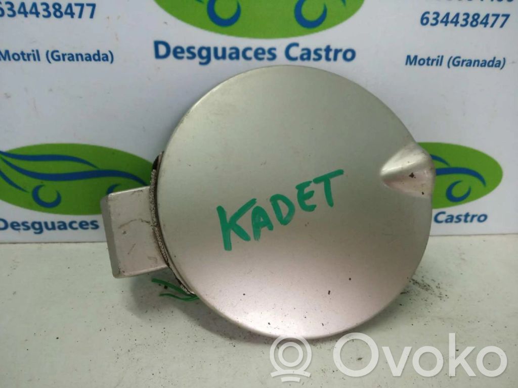 Opel Kadett E Korek wlewu paliwa 