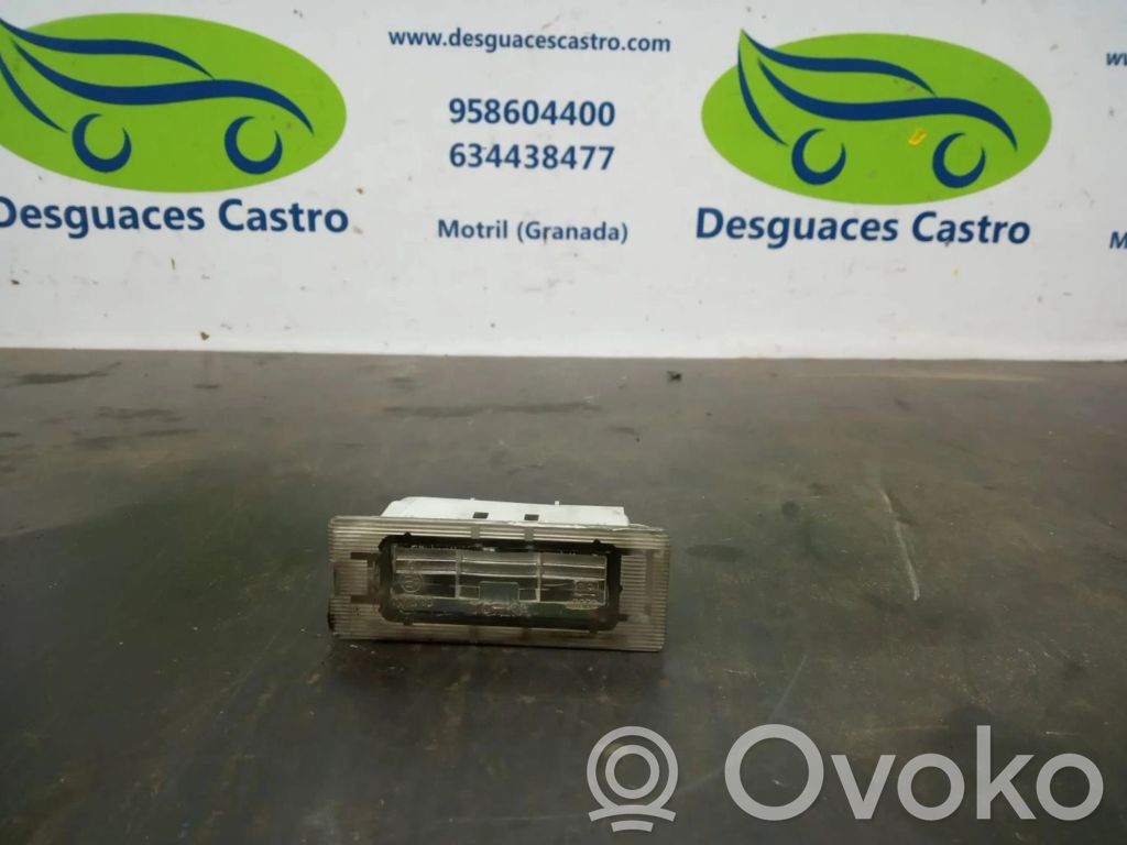 Renault Megane II Éclairage de plaque d'immatriculation 