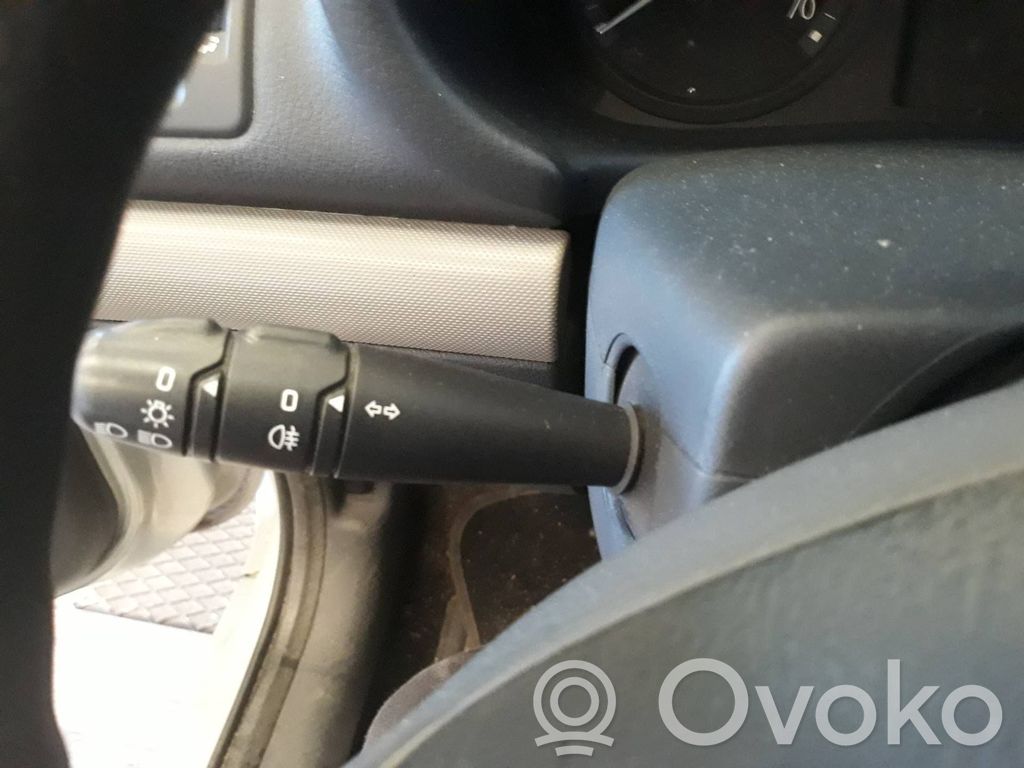 Renault Clio II Interrupteur d'éclairage de la cabine dans le panneau 